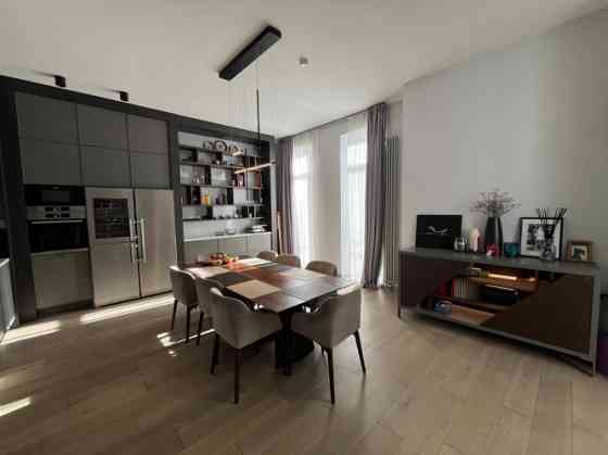 Pārdod 2 stāvīgu penthausa tipa dzīvokli!  Ekskluzīvs dzīvoklis, kas atrodas ēkas 3. un 4. stāvā ar  Jūrmala