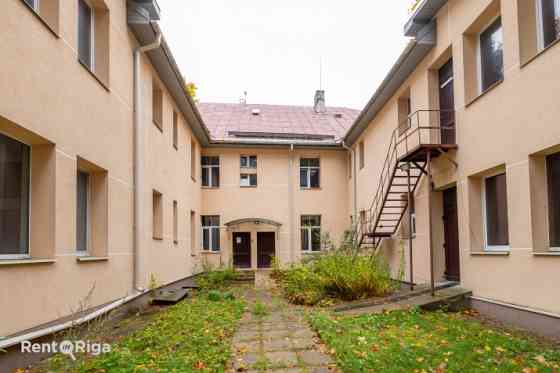 Предлагается к покупке недвижимость на улице Капселю.  Объект состоит из Rīga