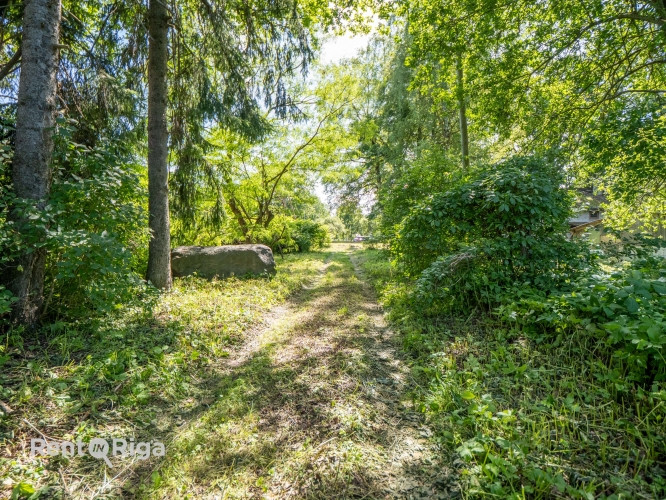 Zeme K. Ulmaņa gatves malā ar potenciālu piebrauktuvi no K. Ulmaņa gatves.   Adrese  Paltmales Rīga - foto 9