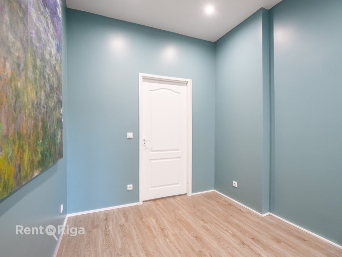 Izīrē 2istabu dzīvokli Rīgas centrā!  Iekļauta autostāvvieta slēgtā pagalmā  iebraukšana Rīga - foto 6