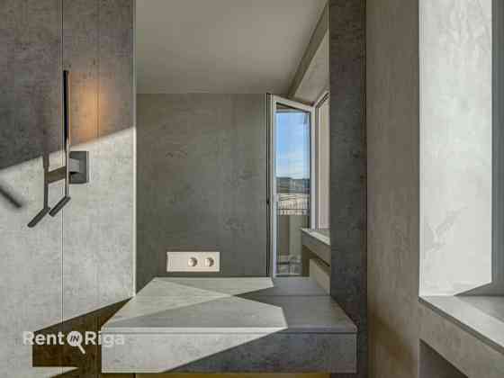 Продаётся полностью отремонтированная квартира с балконом!  Квартира готова Rīga