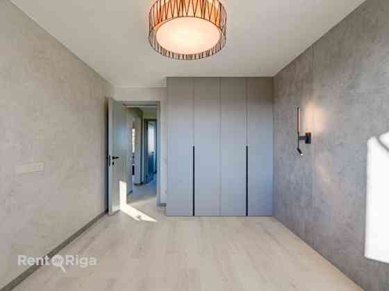 Продаётся полностью отремонтированная квартира с балконом!  Квартира готова Rīga