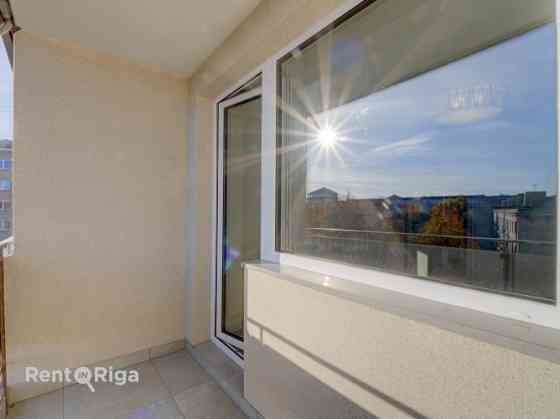 Продаётся полностью отремонтированная квартира с балконом!  Квартира готова Rīga