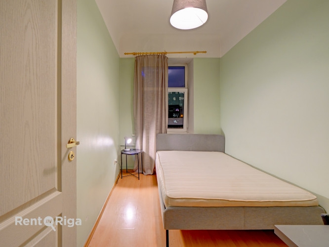 Сдается светлая и просторная четырехкомнатная квартира в центре!  Квартира Рига - изображение 2