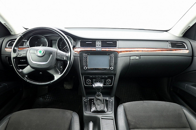 Skoda Superb Highline 4x4 ATM 3.6 191kW Таллин - изображение 5