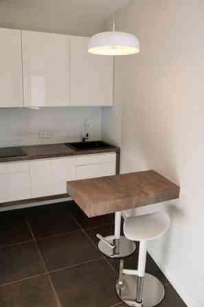 Tiek izīrēts izremontēts, gaišs un mājīgs jūgendstila dzīvoklis Skolas ielā - augstie griesti, divvi Rīga