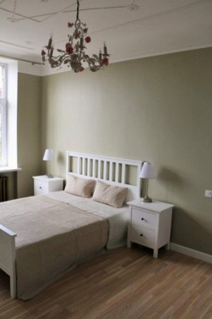 Tiek izīrēts izremontēts, gaišs un mājīgs jūgendstila dzīvoklis Skolas ielā - augstie griesti, divvi Рига - изображение 8