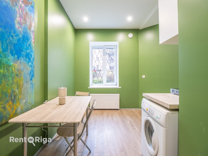 Pārdod 2istabu dzīvokli Rīgas centrā!  Iekļauta autostāvvieta slēgtā pagalmā  iebraukšana Rīga - foto 9