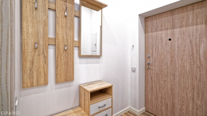 Izīrēšanai tiek piedāvāts kluss, gaišs un ļoti patīkams dzīvoklis renovētā pirmskara Rīga - foto 7