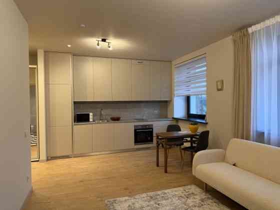 Сдаётся полностью отремонтированная 2-комнатная квартира!  Здание прошло полную Rīga