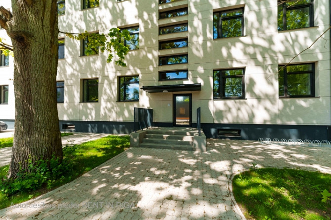 Izīrē pilnībā renovētu 2 istabu dzīvokli!  Ēka ir tikusi pilnībā renovēta- jauns jumts, Rīga - foto 1