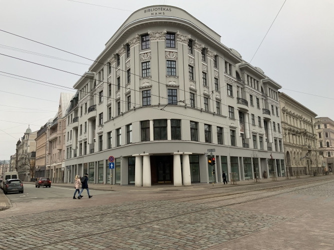 Ekskluzīvs 2-istabu dzīvoklis Bibliotēkas nama ēkā.  Gaišs dzīvoklis ar balkonu un izcilu Rīga - foto 1