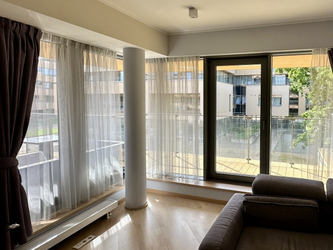 Pārdod elegantu 2-istabu dzīvokli ar plašu terasi jūras tuvumā, Saulkrastos  Tiek piedāvāts Saulkrasti - foto 2