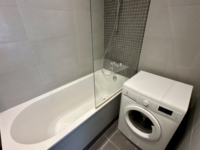 Pārdod elegantu 2-istabu dzīvokli ar plašu terasi jūras tuvumā, Saulkrastos  Tiek piedāvāts Saulkrasti - foto 9