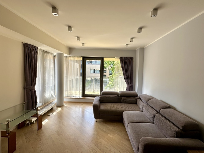 Pārdod elegantu 2-istabu dzīvokli ar plašu terasi jūras tuvumā, Saulkrastos  Tiek piedāvāts Saulkrasti - foto 1