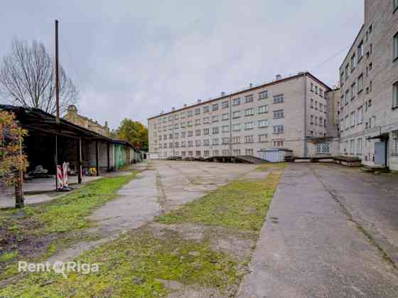 Комплекс школы по адресу ул. Лачплеша 106 предлагается к покупке.  Состав Рига