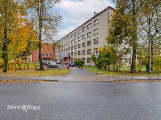 Комплекс школы по адресу ул. Лачплеша 106 предлагается к покупке.  Состав Рига