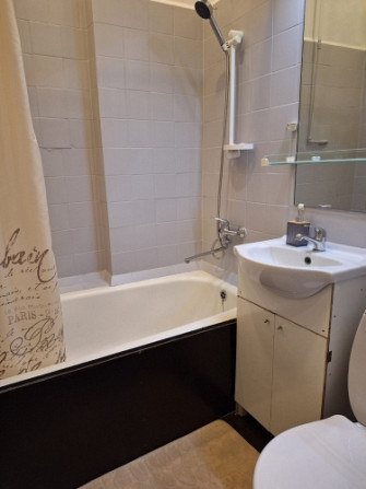 Ilgtermiņa īrei tiek piedāvāts plašs 2 istabu dzīvoklis ar izolētām istabām ar atsevišķu Rīga - foto 7