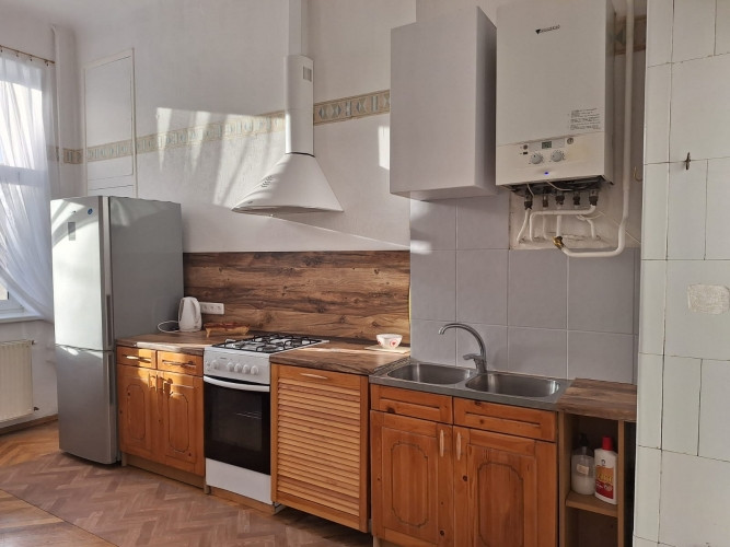 Ilgtermiņa īrei tiek piedāvāts plašs 2 istabu dzīvoklis ar izolētām istabām ar atsevišķu Rīga - foto 5