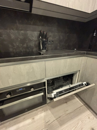 Izīrē gaišu, kvalitatīvi labiekārtotu dzīvokli Klīversalā, līdzās Latvijas Nacionālajai Rīga - foto 9