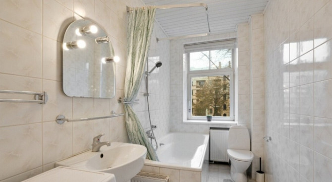 Divu izolētu istabu dzīvoklis ar balkonu un autostāvvietu.  Dzīvoklis ir pilnībā mēbelēts Rīga - foto 7