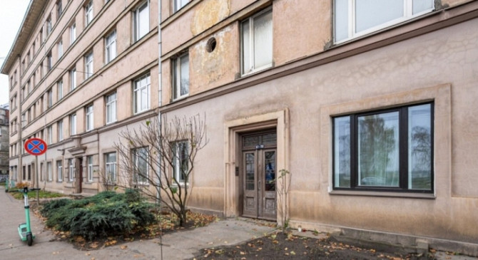 Divu izolētu istabu dzīvoklis ar balkonu un autostāvvietu.  Dzīvoklis ir pilnībā mēbelēts Rīga - foto 9