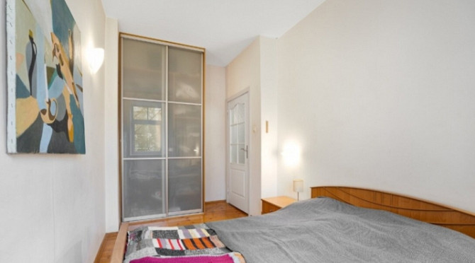 Divu izolētu istabu dzīvoklis ar balkonu un autostāvvietu.  Dzīvoklis ir pilnībā mēbelēts Rīga - foto 6