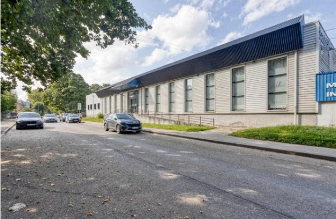 Kapseļu iela 15  pieejamas veikala un noliktavas telpas īrei no 11.06.2026.  Piedāvājam plašas Rīga - foto 2