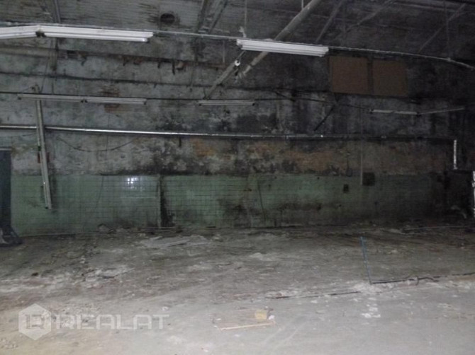 Pārdod telpas veikalam, birojam, salonam, studijai. Lieli vitrīnas logi, pagalamā vieta autostāvviet Рига - изображение 18