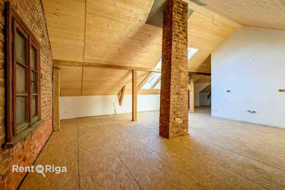 В продаже просторная мансардная квартира в самом сердце Старой Лиепаи с Liepāja