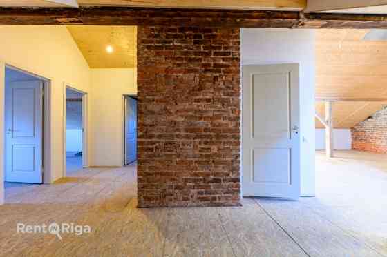 В продаже просторная мансардная квартира в самом сердце Старой Лиепаи с Liepāja