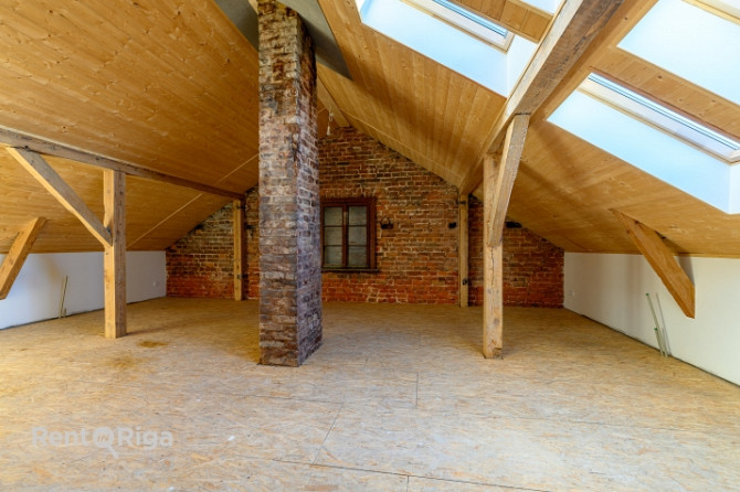 Piedāvājumā plašs mansarda dzīvoklis Vecliepājas sirdī ar perspektīvu plānojumu! Liepāja - foto 4