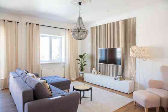 Izīrē gaišu un mājīgu dzīvokli Rīgas centrā!  Plašs dzīvoklis ar augstajiem griestiem lieliskā vietā Рига