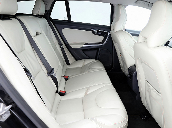 Volvo V60 Ocean Race Facelift 2.0 D4 88kW Таллин - изображение 7