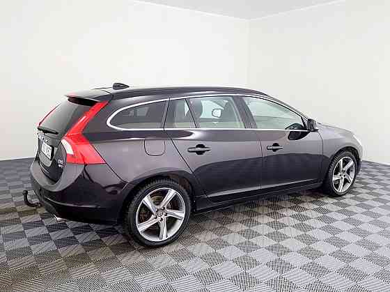 Volvo V60 Momentum AWD 4x4 ATM 2.4 D5 151kW Tallina