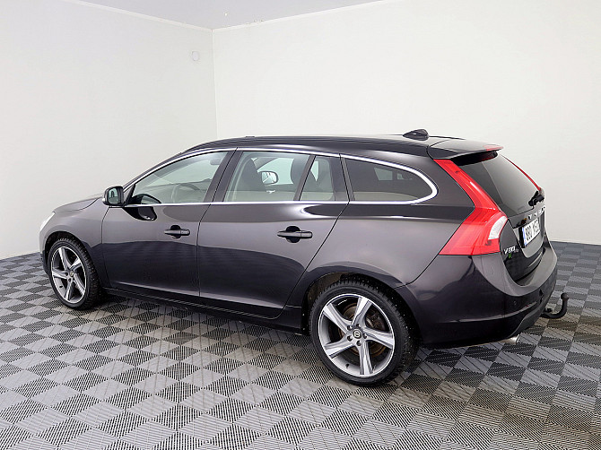 Volvo V60 Momentum AWD 4x4 ATM 2.4 D5 151kW Таллин - изображение 4