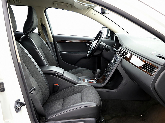 Volvo XC70 Summum ATM 2.4 D5 136kW Tallina - foto 6