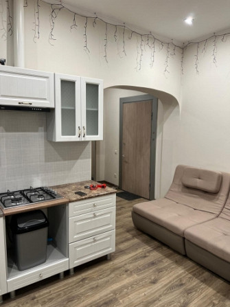 Izīrē mājīgu dzīvokli centrā.  Plaša viesistaba apvienota ar virtuvi, kur varēsiet Rīga - foto 2