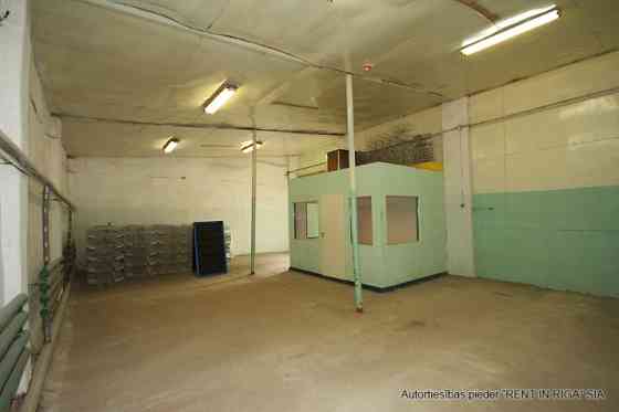 Apkurināmas telpas noliktavai/ražotnei.   Foto informatīvs, piedāvājam blakus telpas šajā pat terito Rīga