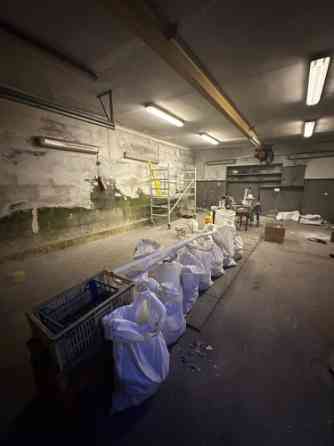 Помещение автосервиса с въездом/подъёмными воротами на Ганибу дамбис. Rīga