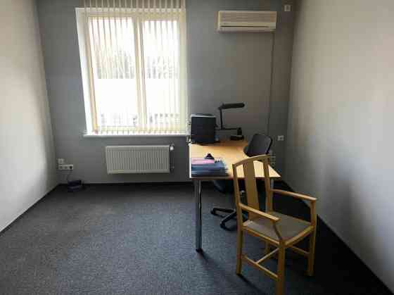 Birojs Ziepniekkalnā pie Vienības gatves.  + 2. stāvs divstāvu ēkā. + Divi kabineti. Wc koplietošana Rīga