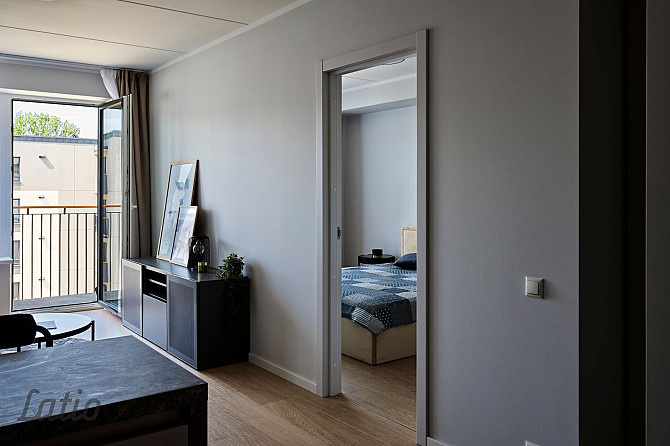 Izīrē pilnībā jaunu, kvalitatīvu 2 istabu dzīvokli projektā Mārpagalmi
Izīrē stilīgu un Rīga - foto 2