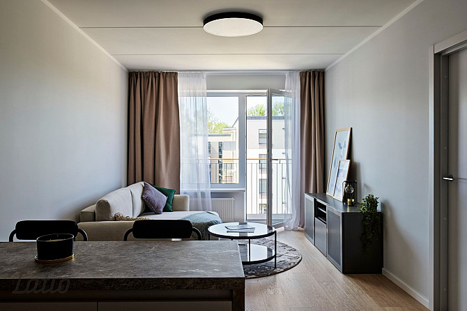 Izīrē pilnībā jaunu, kvalitatīvu 2 istabu dzīvokli projektā Mārpagalmi
Izīrē stilīgu un Rīga - foto 1