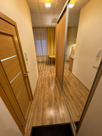 Compact, high-quality renovated and tastefully furnished studio apartment in the very center of the  Рига - изображение 9