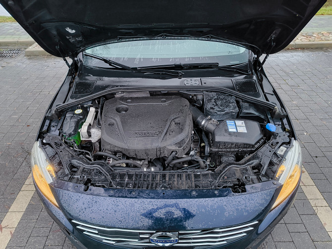 Tiek pārdots ekonomisks Volvo V60 universālis ar 2.0 dīzeļdzinēju (110 kW / 148 ZS) un 6-pakāpju... Mārupe - foto 7