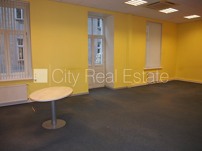 Fasādes māja, restaurēta māja, viena kvadrātmetra apsaimniekošanas maksa mēnesī  1,5 EUR, Rīga - foto 2