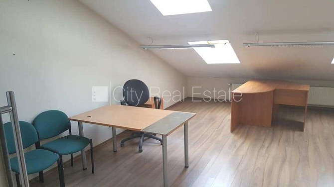 Renovēta māja, viena kvadrātmetra apsaimniekošanas maksa mēnesī  2.03 EUR, maksas stāvvieta, Rīgas rajons - foto 3