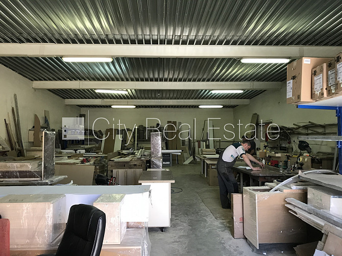 Renovēta māja, vieta vairākām automašīnām, mājā pieslēgta 3 fāžu elektroenerģijas Rīga - foto 6