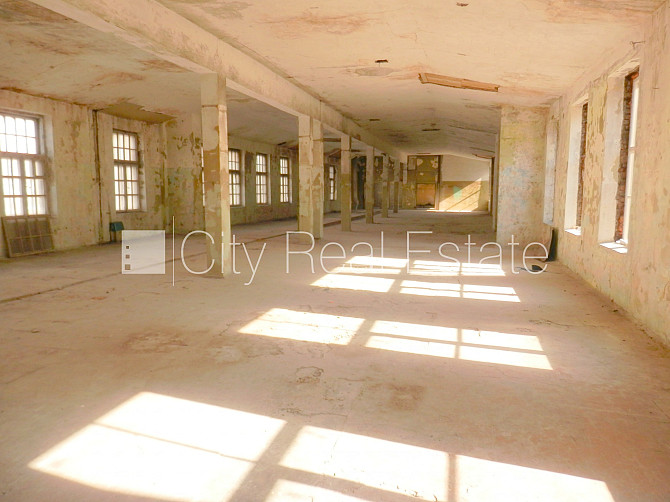 Fasādes māja, slēgts pagalms, vieta vairākām automašīnām, apsargāta teritorija, Rīga - foto 5