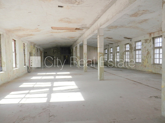 Fasādes māja, slēgts pagalms, vieta vairākām automašīnām, apsargāta teritorija, Rīga - foto 12